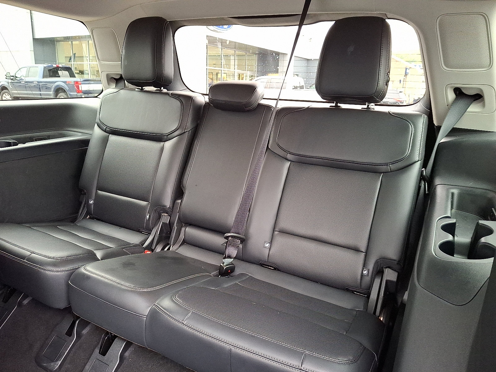 Used 2025 Ford Expedition Platinum w/ Driver's Package AWD/4WD image 11