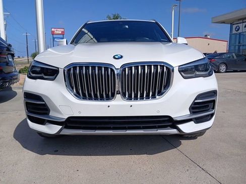 Used 2022 BMW X5 sDrive40i w/ Premium Package RWD image 2