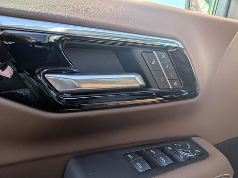 New 2026 Chevrolet Suburban High Country AWD/4WD image 12