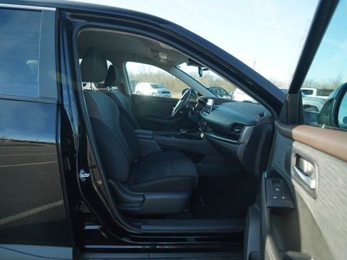 Used 2023 Nissan Rogue SV image 20