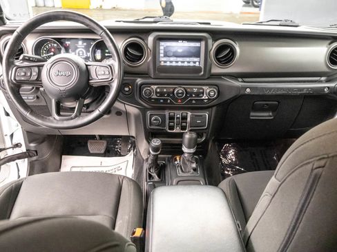 Used 2023 Jeep Wrangler Unlimited w/ Cold Weather Group AWD/4WD image 30