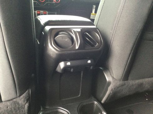 Used 2020 Jeep Wrangler Unlimited Sport S image 11