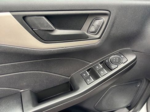 Used 2022 Ford Escape SE image 16