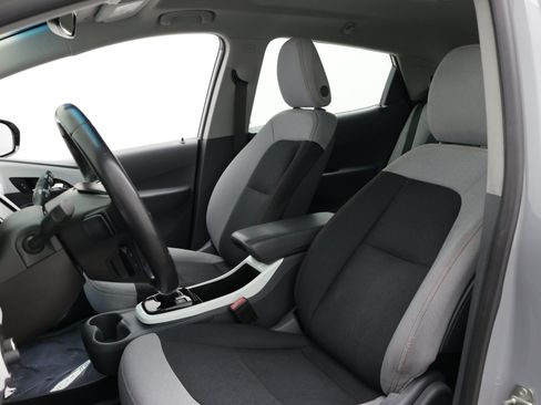 Used 2021 Chevrolet Bolt LT FWD image 29