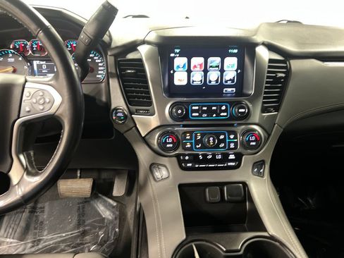 Used 2020 Chevrolet Suburban LT AWD/4WD image 22