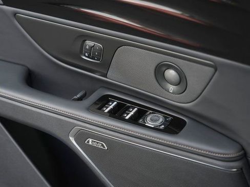 Used 2024 Lincoln Nautilus Reserve w/ Equipment Group 202A image 30