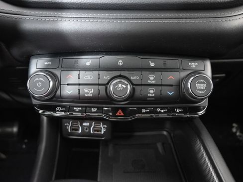 Used 2022 Dodge Durango GT AWD/4WD image 31