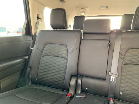 Used 2025 Nissan Pathfinder SV image 41