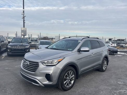 Used 2017 Hyundai Santa Fe SE image 7
