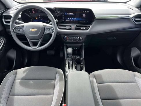 Used 2025 Chevrolet TrailBlazer LS w/ LS Convenience Package AWD/4WD image 13