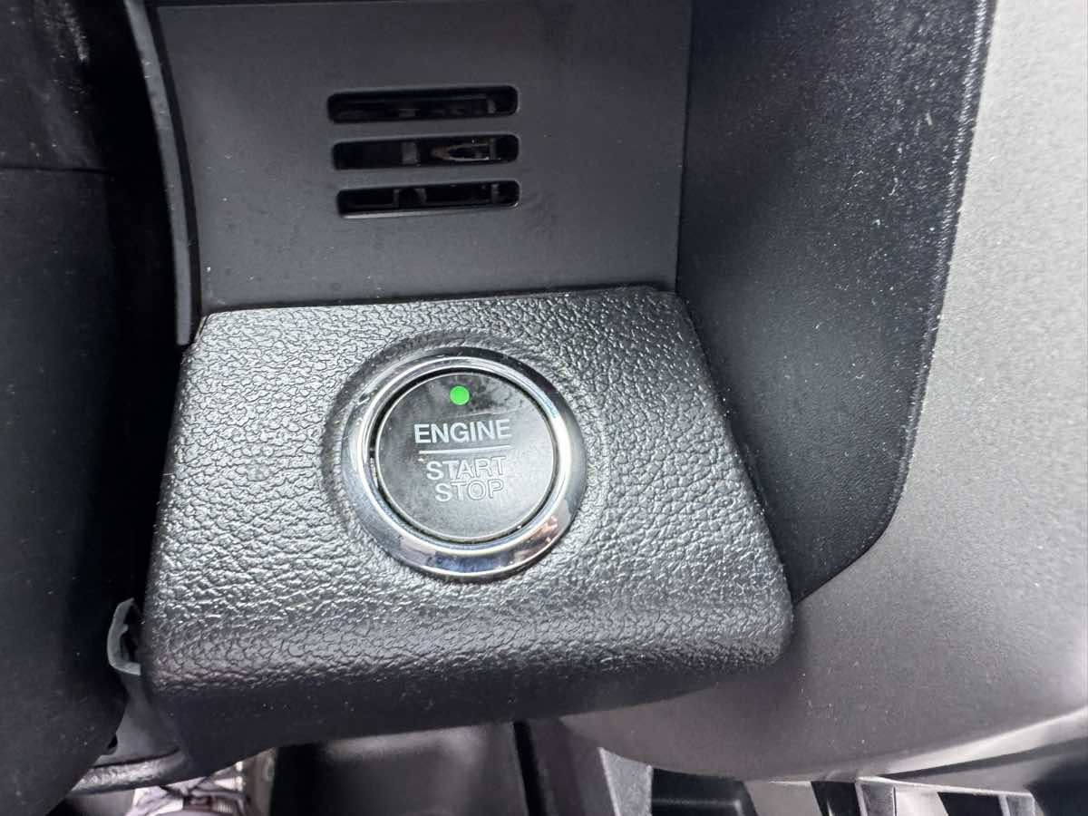 Used 2017 Ford F150 Lariat w/ Equipment Group 502A Luxury AWD/4WD image 28