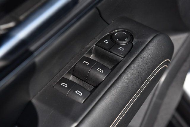 Used 2025 GMC Terrain Elevation FWD image 8