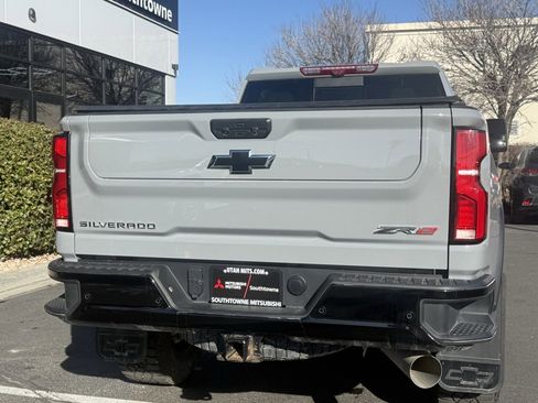Used 2024 Chevrolet Silverado 2500 ZR2 w/ Technology Package image 35