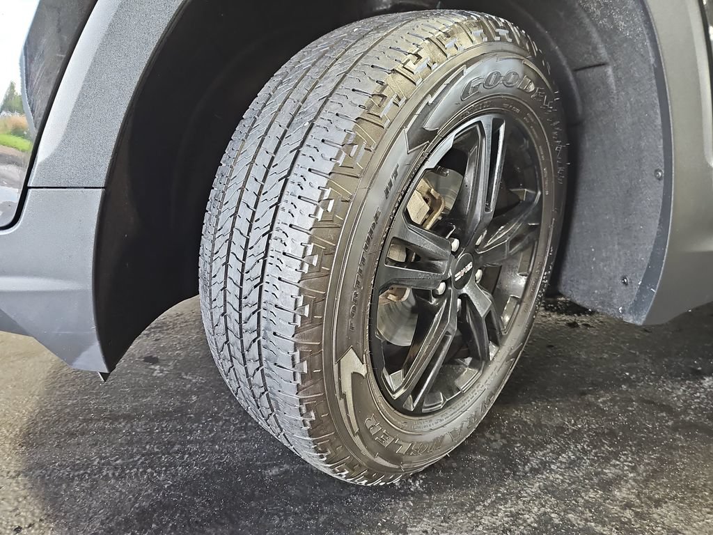 Used 2023 GMC Terrain AT4 AWD/4WD image 33