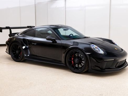 Used 2019 Porsche 911 GT3 RS image 2