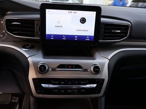 Used 2022 Ford Explorer XLT w/ Equipment Group 202A image 26