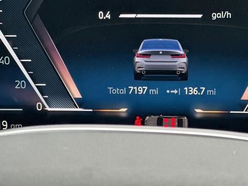 Used 2025 BMW 330i Sedan w/ Premium Package image 34