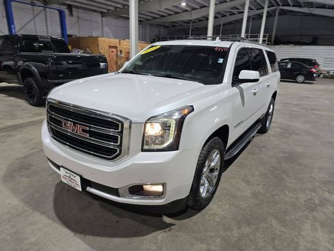 Used 2019 GMC Yukon XL SLT w/ Open Road Package AWD/4WD image 2