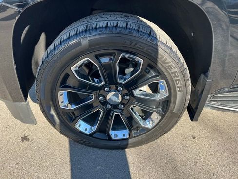 Used 2019 Chevrolet Suburban Premier image 12
