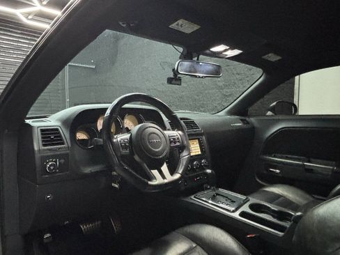 Used 2014 Dodge Challenger R/T RWD image 17