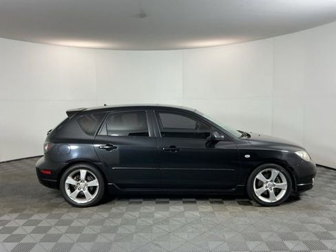 Used 2004 MAZDA MAZDA3 s w/ Moonroof & 6-CD Pkg FWD image 4