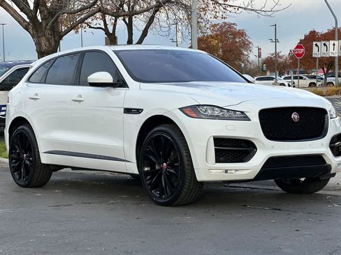 Used 2018 Jaguar F-PACE R-Sport image 9