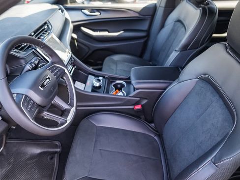 New 2025 Jeep Grand Cherokee L Altitude image 19