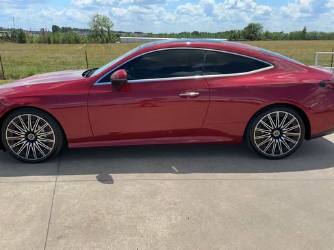 Used 2024 Mercedes-Benz CLE 300 4MATIC Coupe image 6