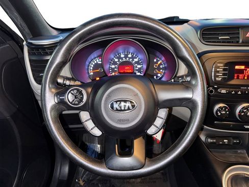 Used 2015 Kia Soul image 11