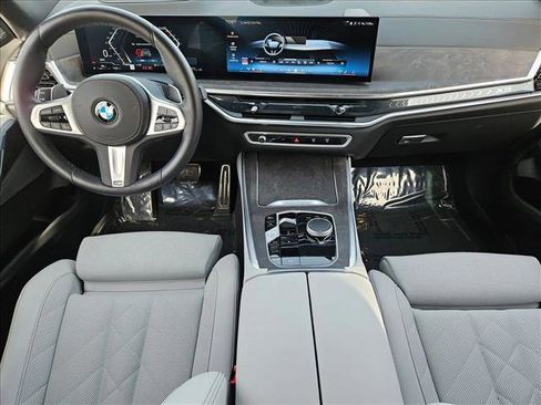 Used 2026 BMW X5 xDrive40i w/ M Sport Package image 17