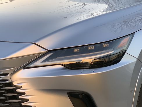 Used 2025 Lexus RX 450h AWD w/ Luxury Package image 6