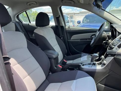 Used 2015 Chevrolet Cruze LS FWD image 22