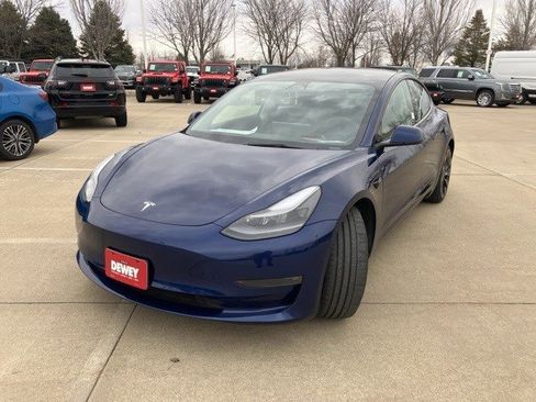 Used 2023 Tesla Model 3 Performance image 3