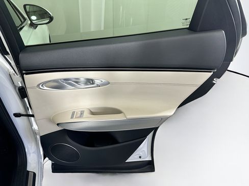 Used 2023 Genesis GV70 2.5T AWD/4WD image 32