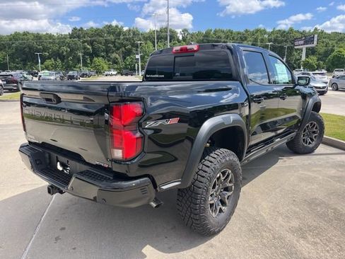 New 2026 Chevrolet Colorado ZR2 w/ Technology Package AWD/4WD image 9