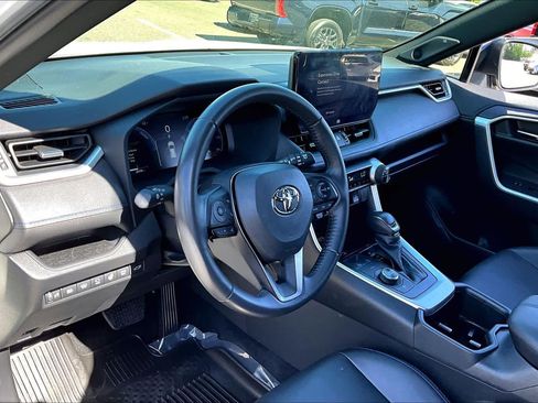 Used 2023 Toyota RAV4 XSE image 17