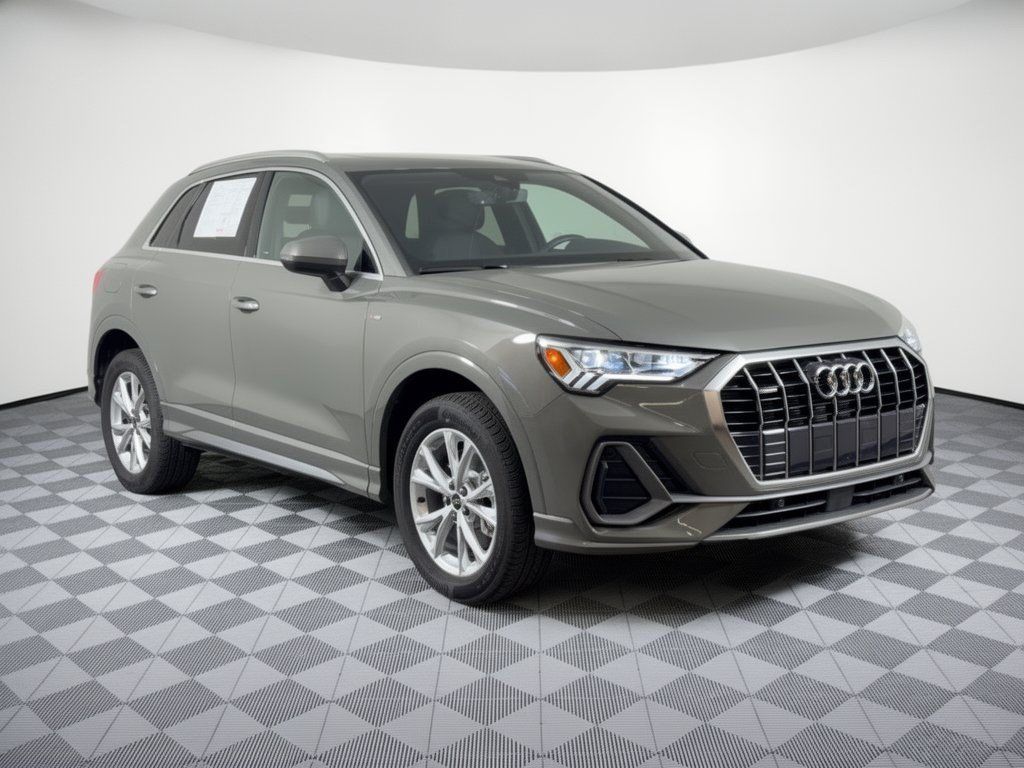 Used 2025 Audi Q3 2.0T Premium w/ Convenience Package AWD/4WD image 7