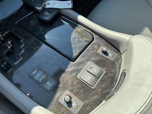 Used 2011 Lexus LS 460 AWD image 19