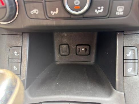 Used 2017 GMC Acadia SLT w/ LPO, Cargo Package AWD/4WD image 31