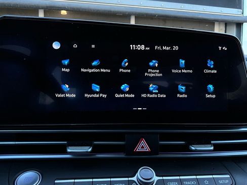 Used 2025 Hyundai Elantra Limited image 31