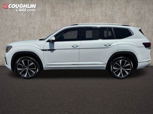Used 2024 Volkswagen Atlas SEL Premium R-Line AWD/4WD image 2