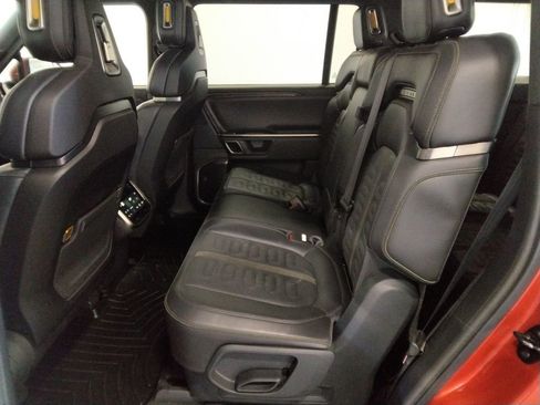 Used 2023 Rivian R1S Launch Edition image 36