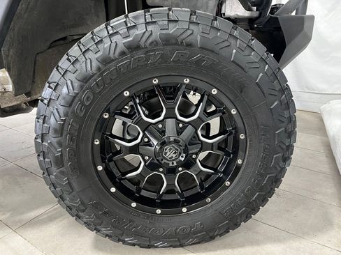 Used 2011 Jeep Wrangler Unlimited Rubicon w/ Dual Top Group image 10