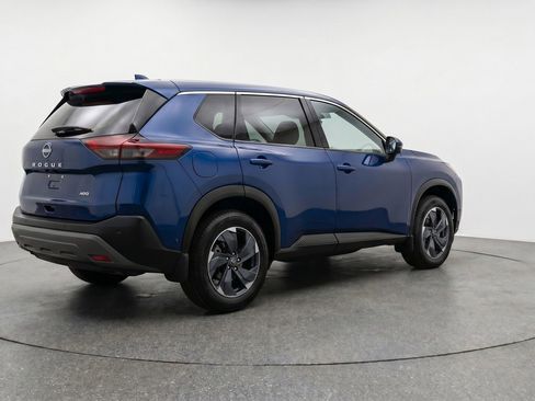 Used 2025 Nissan Rogue SV FWD image 9