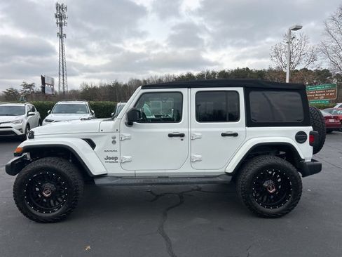 Used 2018 Jeep Wrangler Unlimited Sahara image 9