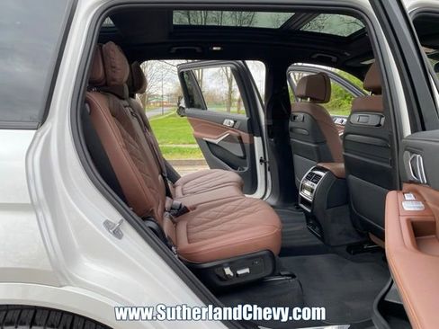 Used 2025 BMW X7 xDrive40i w/ Executive Package image 45
