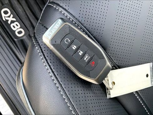 New 2026 INFINITI QX80 Luxe image 11