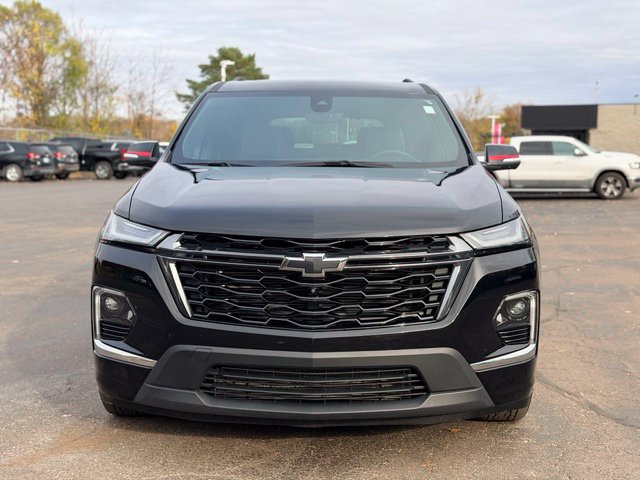 Used 2023 Chevrolet Traverse Premier w/ Redline Edition AWD/4WD image 3