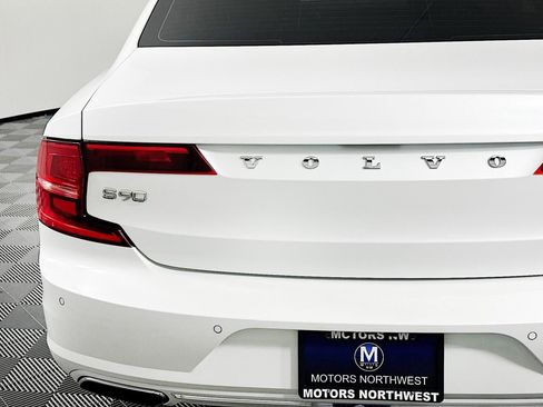 Used 2019 Volvo S90 T5 Momentum image 14