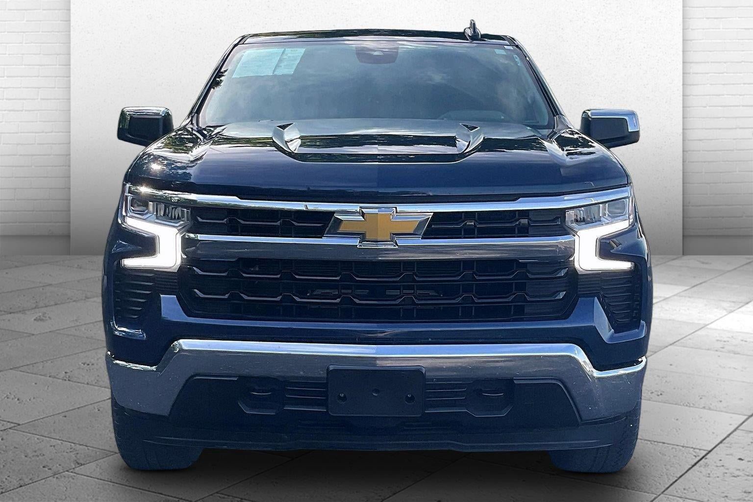 Used 2023 Chevrolet Silverado 1500 LT AWD/4WD image 2